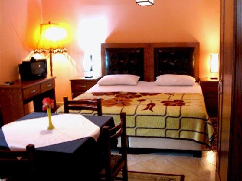 Bristol Hotel Tiranë Luaran gambar